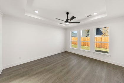 Valencia on The Lake - Photo 17