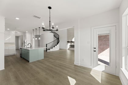 Valencia on The Lake - Photo 17