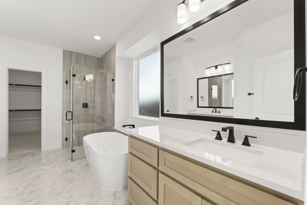 Valencia on The Lake - Photo 20