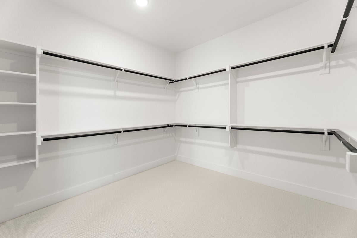 Valencia on The Lake - Photo 24