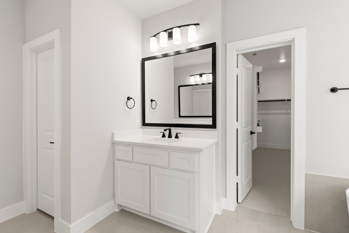 Valencia on The Lake - Photo 20