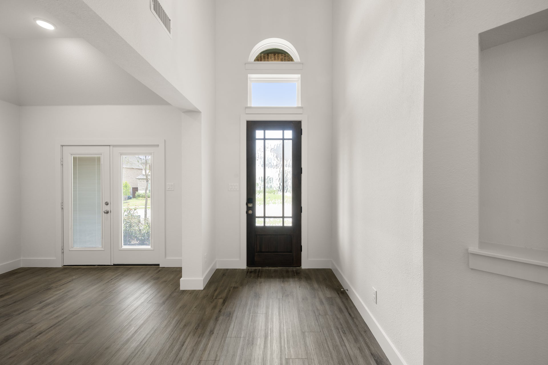 Entry • Front