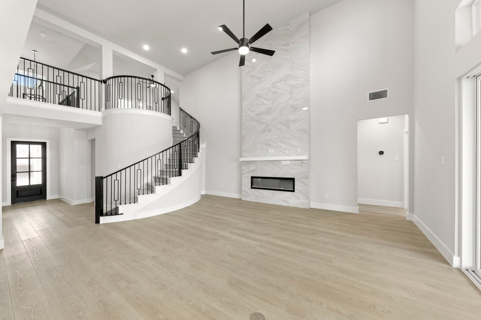 Valencia on The Lake - 08