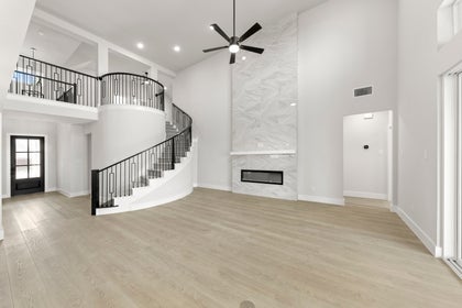 Valencia on The Lake - Photo 08