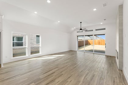 Valencia on The Lake - Photo 15