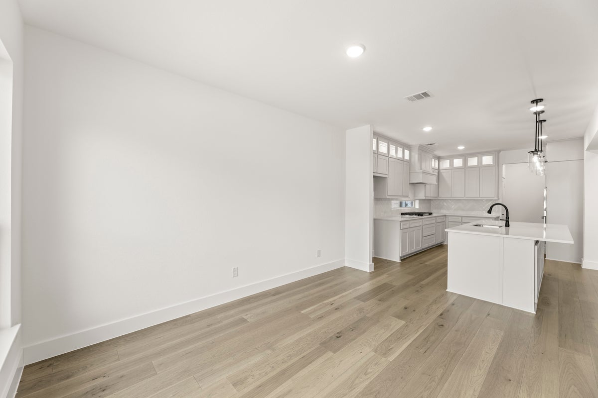 Sutton Fields - Photo 16