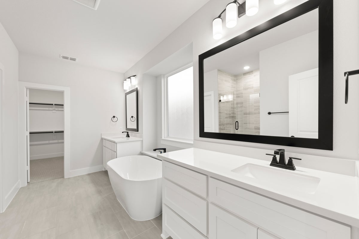 Valencia on The Lake - Photo 20