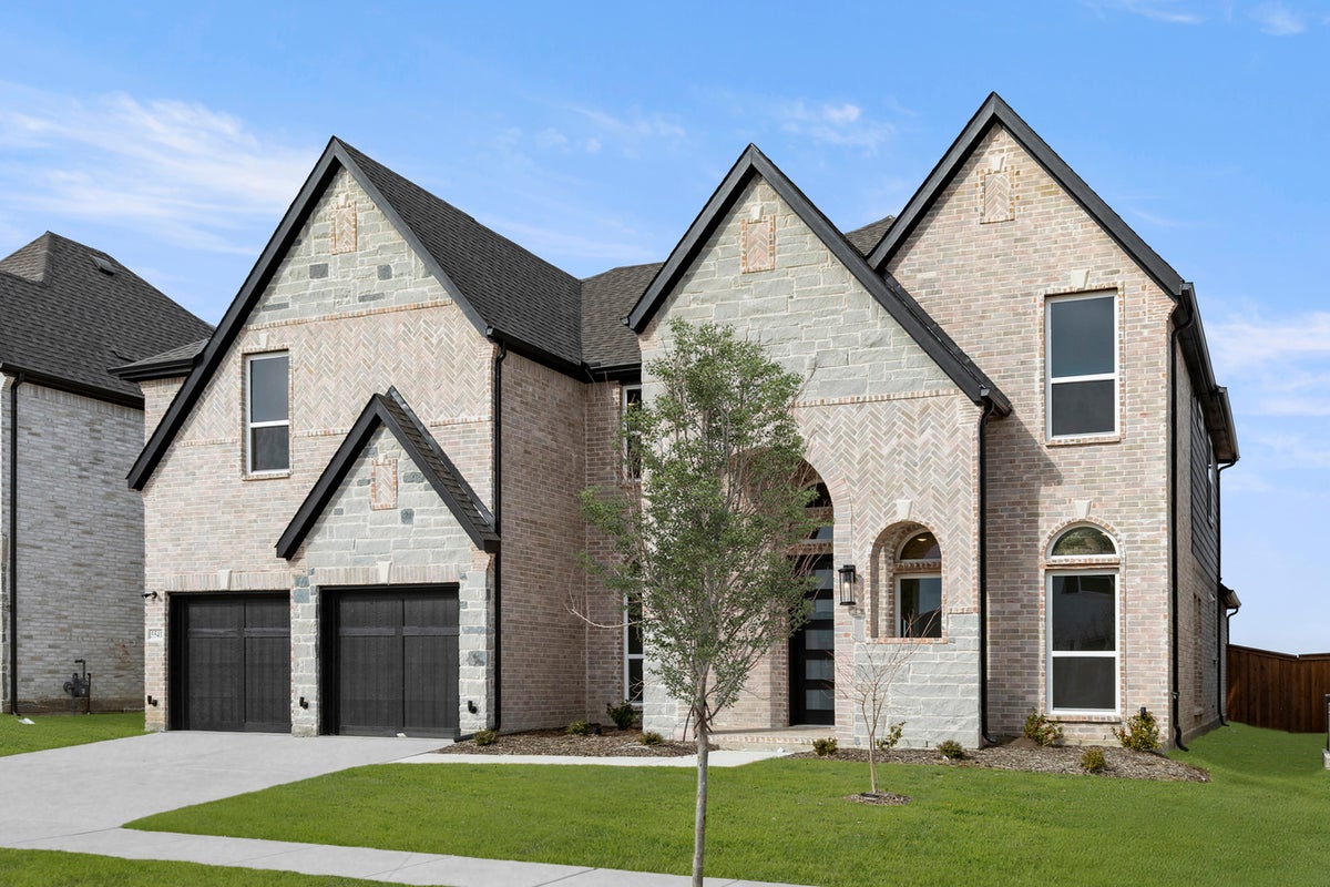 Sutton Fields - Photo 02