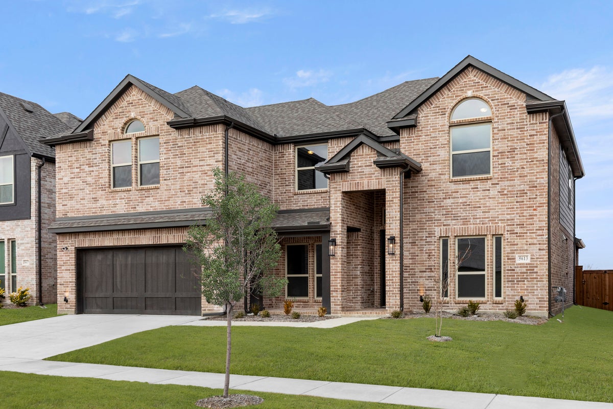 Sutton Fields - Photo 02