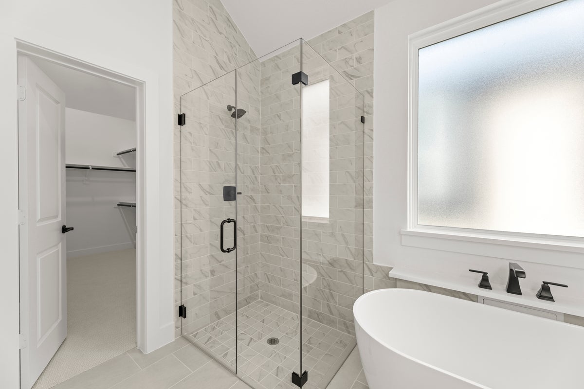 Valencia on The Lake - Photo 24