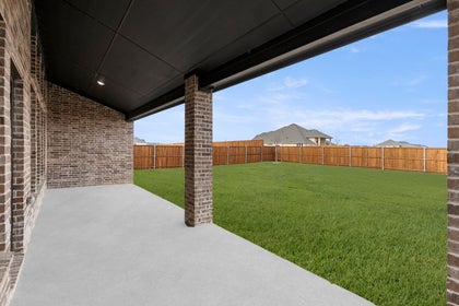 Sutton Fields - Photo 03