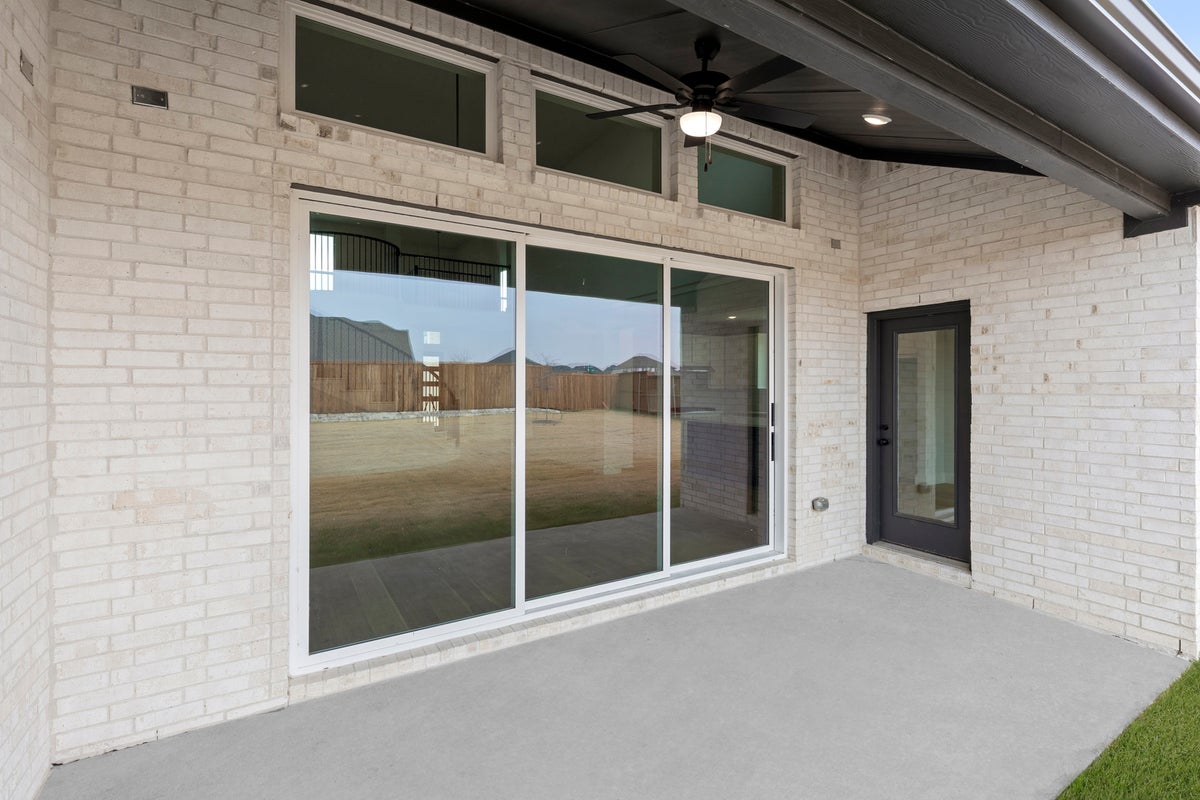 Sutton Fields - Photo 03