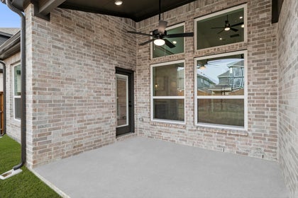 Sutton Fields - Photo 03