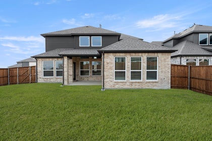 Sutton Fields - Photo 05