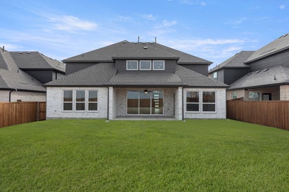 Sutton Fields - Photo 04