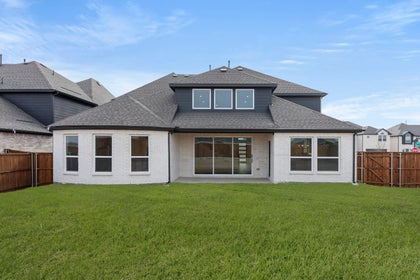 Sutton Fields - Photo 04