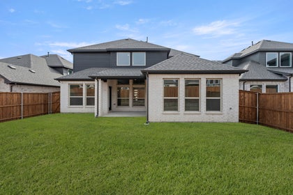 Sutton Fields - Photo 04