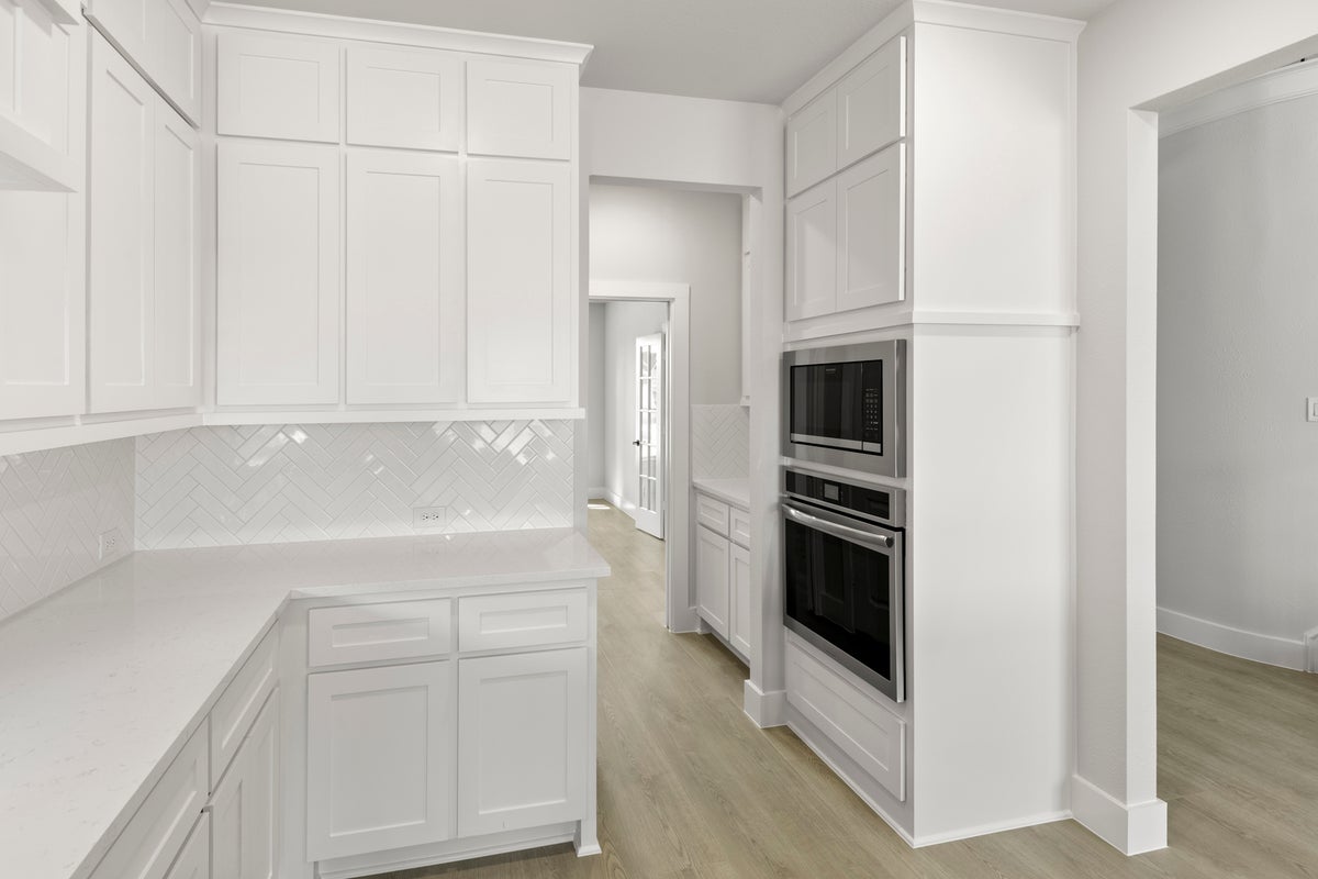 Valencia on The Lake - Photo 13