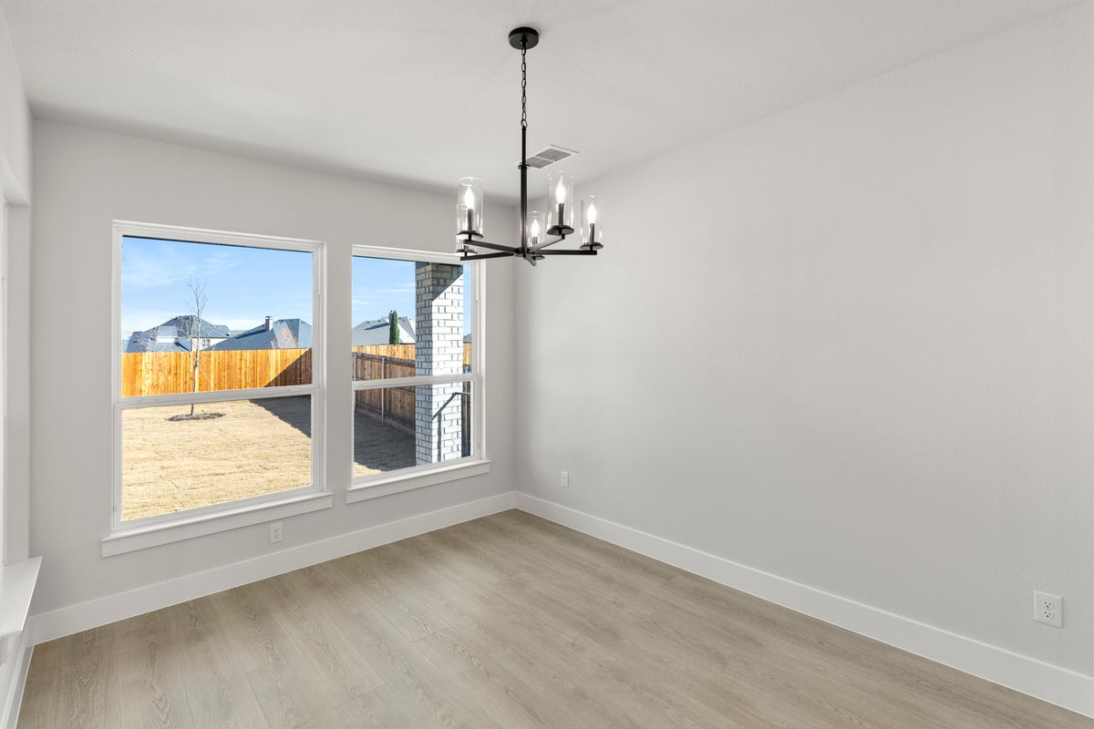 Valencia on The Lake - Photo 14