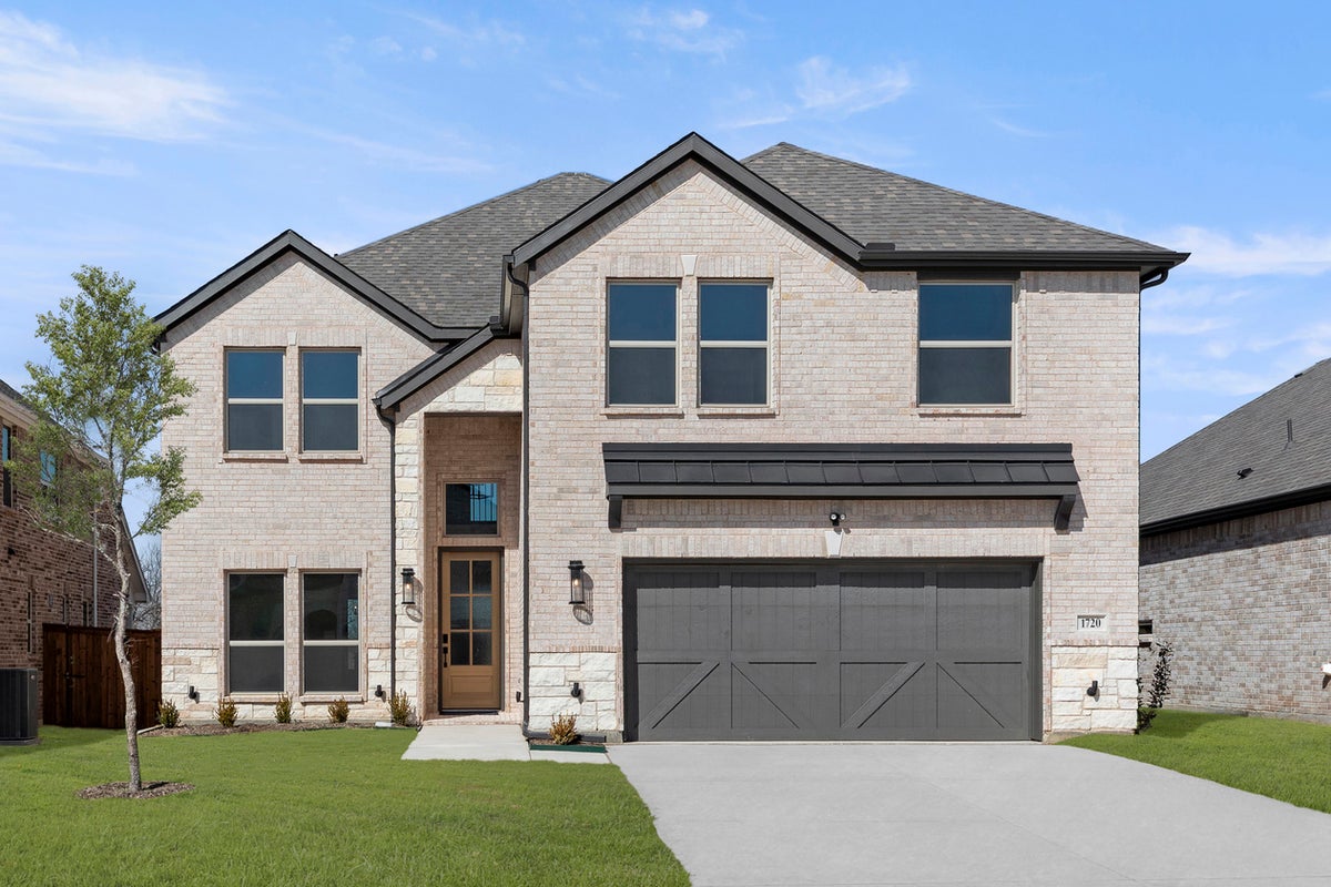 Valencia on The Lake - Photo 01