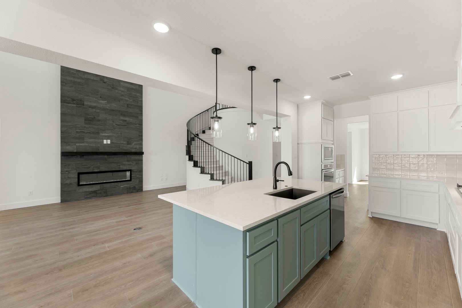 Valencia on The Lake - 13