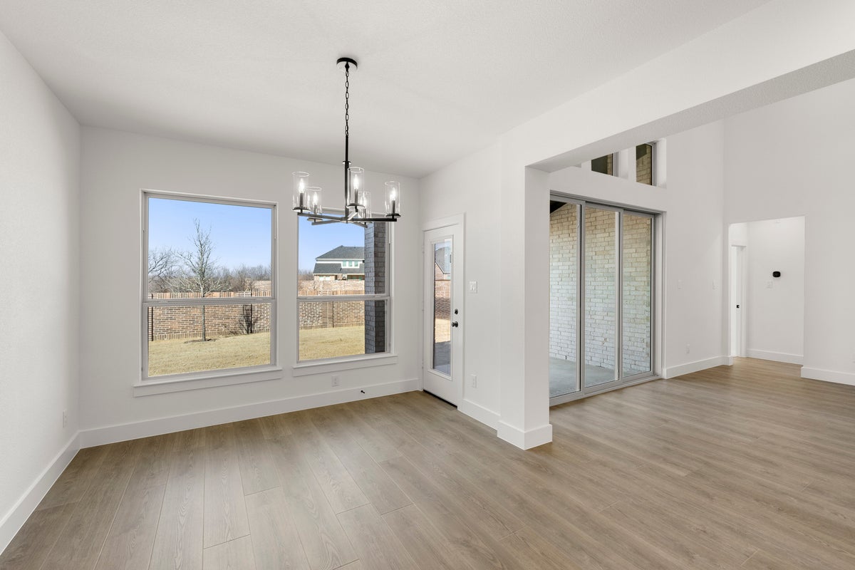 Valencia on The Lake - Photo 15