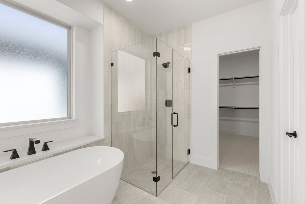 Valencia on The Lake - Photo 21