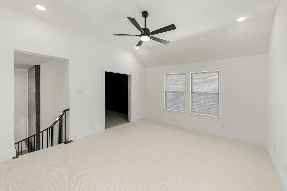 Valencia on The Lake - Photo 24