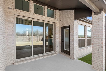 Valencia on The Lake - Photo 03