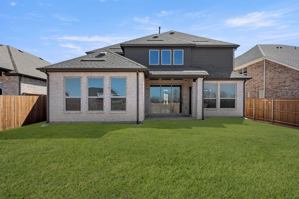 Valencia on The Lake - Photo 04