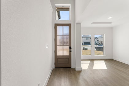 Valencia on The Lake - Photo 06