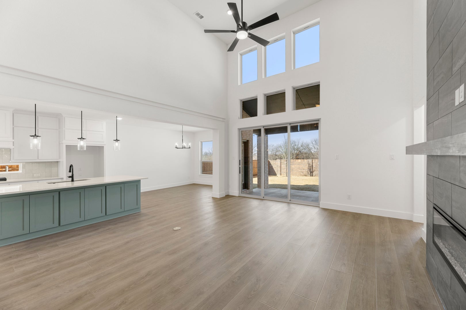 Valencia on The Lake - 08