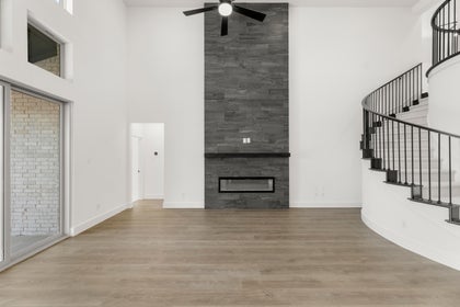 Valencia on The Lake - Photo 09