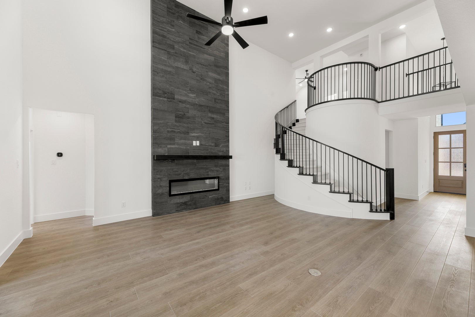 Valencia on The Lake - 10