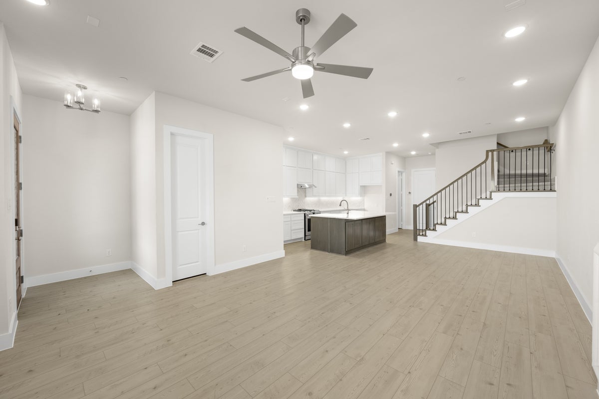 The Abbey at Mercer Crossing - Photo 06