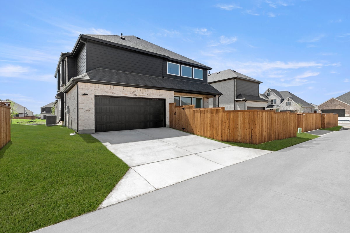 Villages of Creekwood - Photo 05