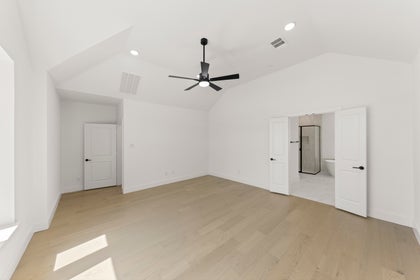 Villages of Creekwood - Photo 09