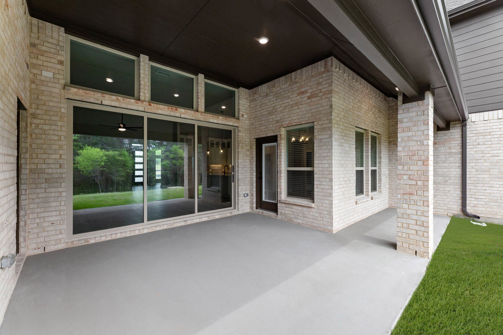 Broadmoor Estates - 05